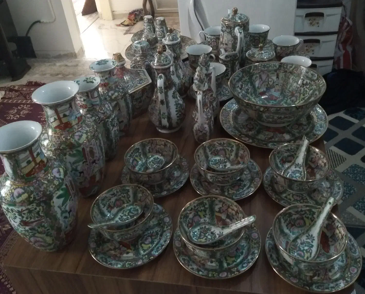 چینی مرغی|ظروف سرو و پذیرایی|اصفهان, بهارستان|دیوار