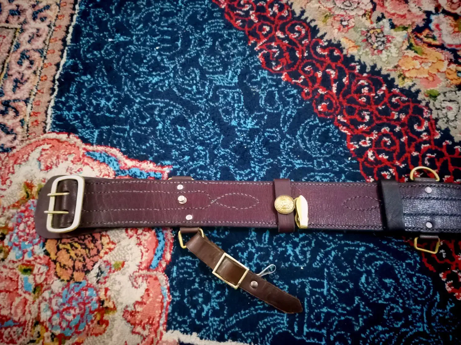 کمربند افسری قدیمی|کلکسیون اشیاء عتیقه|شهرکرد, |دیوار