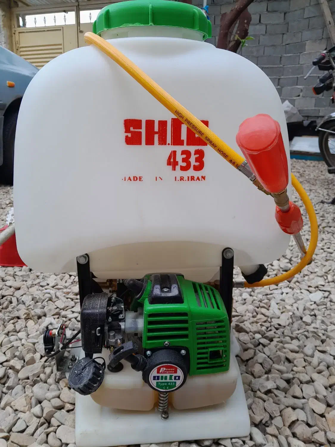 علفتراشی پاکسازی،حرس قطع درخت،سمپاشی علفکُش، نقاشی|خدمات باغبانی و درختکاری|قائم‌شهر, |دیوار