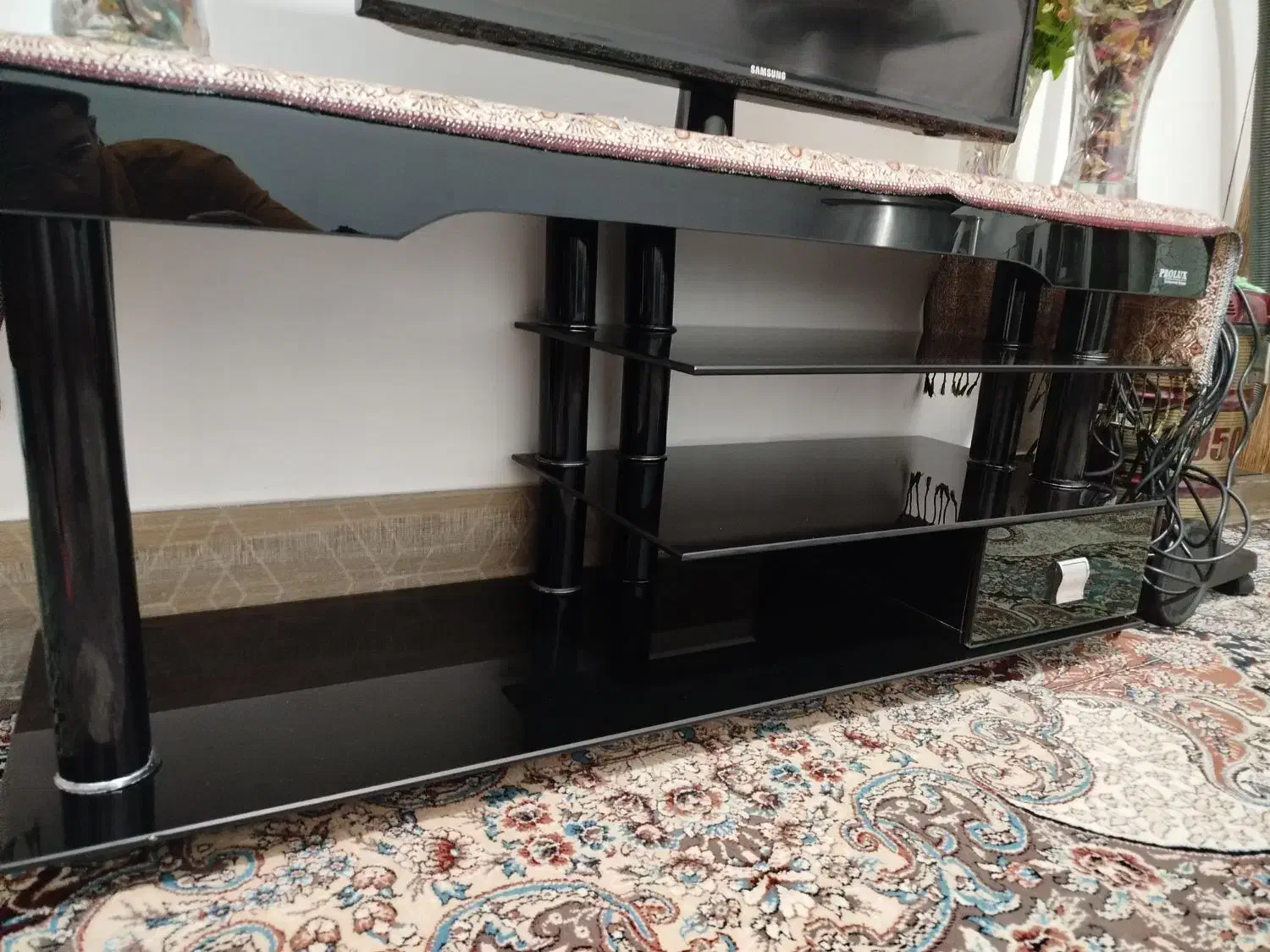 زیر تلویزیونی شیشهای|میز تلویزیون|شیراز, شیخ علی چوپان|دیوار