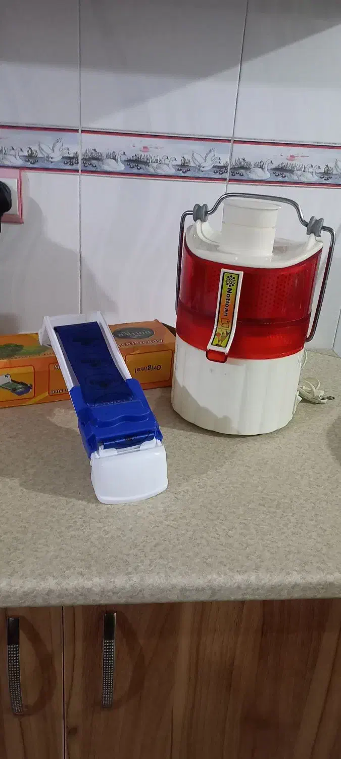 ابمیوه گیر و دلمه پیچ|آبمیوه‌گیر و آب‌مرکبات‌گیر|ارومیه, |دیوار