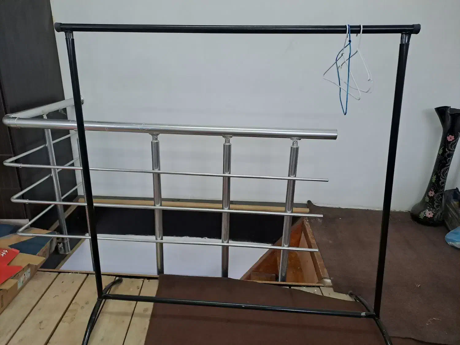 رگال فلزی|جاکفشی، کمد، دراور|رشت, لاکان شهر|دیوار