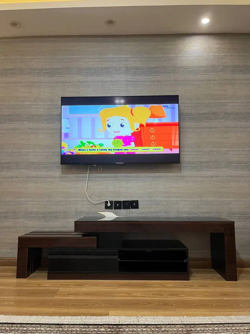 میز تی وی|میز تلویزیون|رشت, شالکو|دیوار