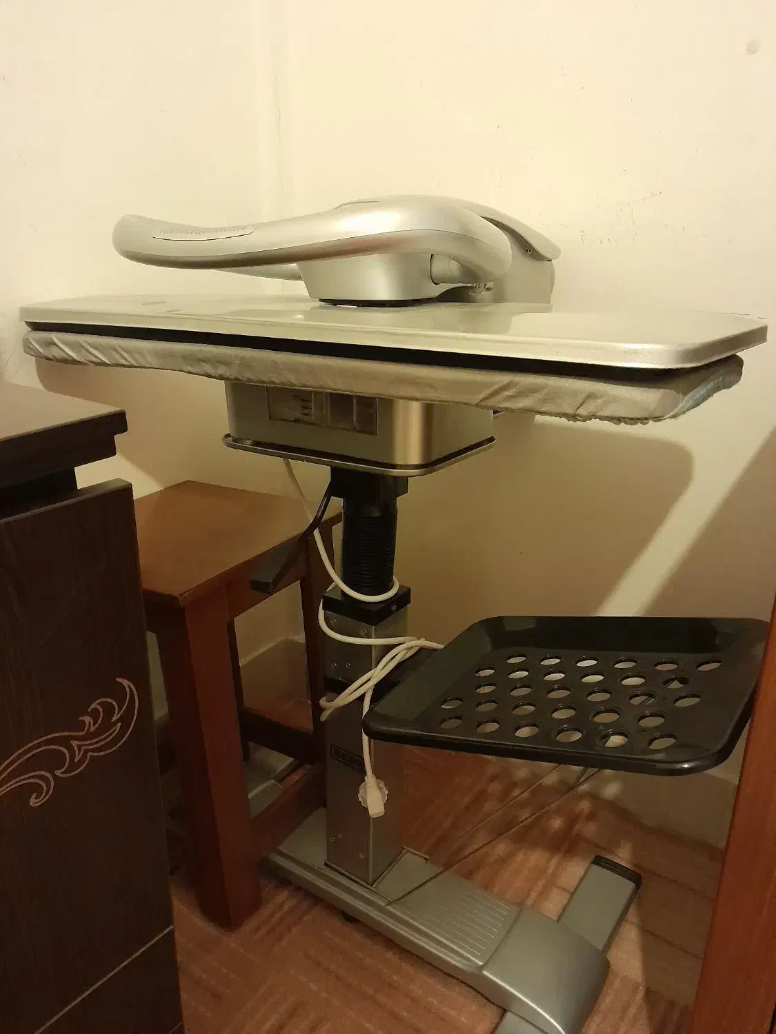 اتو بخار|اتو و لوازم اتو|بروجرد, |دیوار