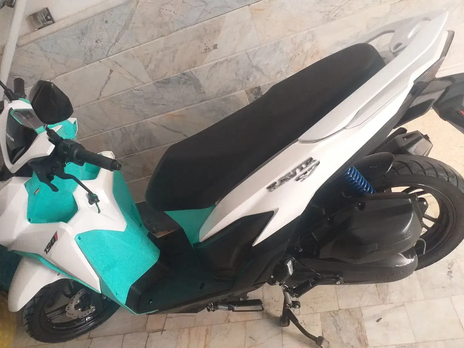 کیلیک ۴۰۲ درحد کم کار کویرs2|موتورسیکلت|قم, ولیعصر|دیوار