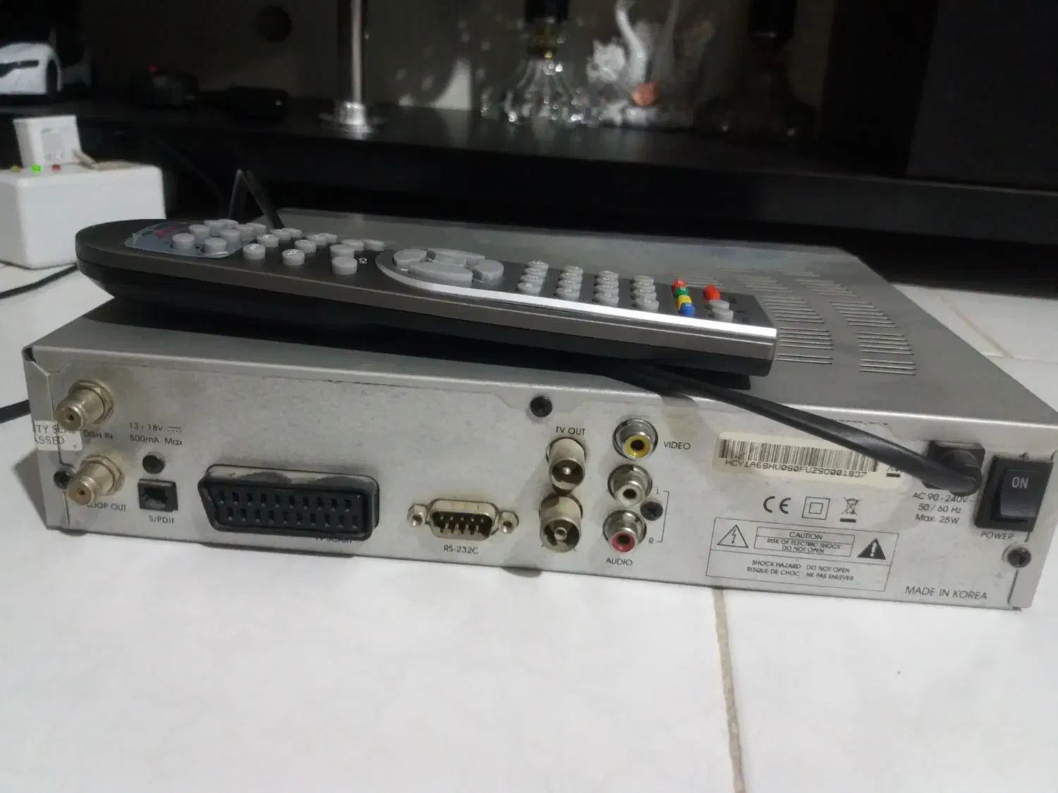 دو دستگاه گیرنده دیجیتال معمولی|صوتی و تصویری|پرند, فاز ۶|دیوار