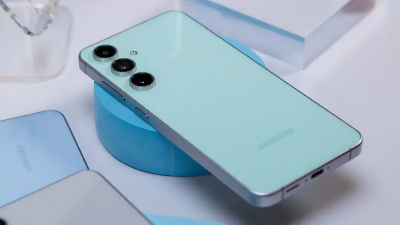 S25FE.white.|موبایل|مشهد, کوه سنگی|دیوار