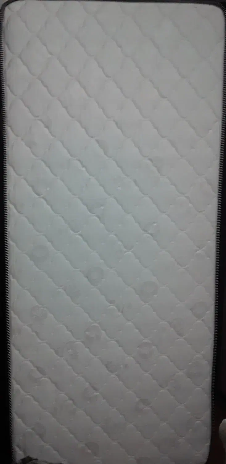 یک  عدد تشک همراه با تخت|تشک تختخواب|خمینی‌شهر, |دیوار