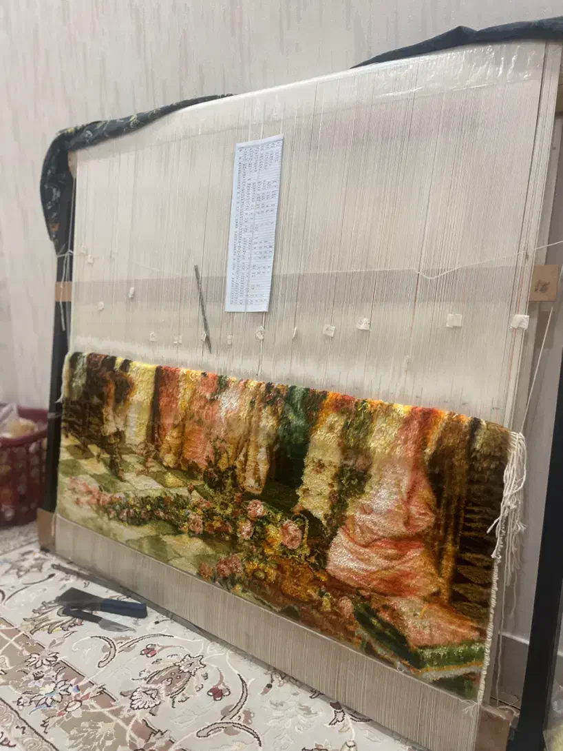 تابلو فرش دستبافت نواختن برای ملکه|تابلو فرش|رشت, استقامت ۱|دیوار