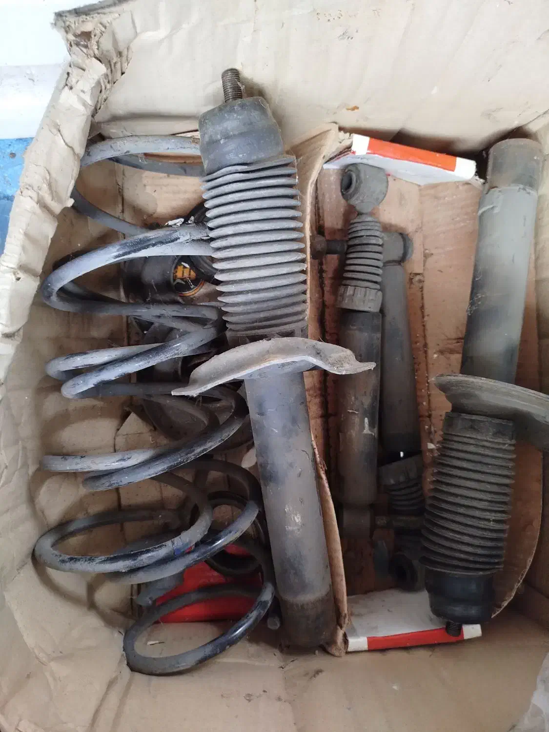 کمک و فنر پژو|قطعات یدکی و لوازم جانبی|کوچصفهان, |دیوار