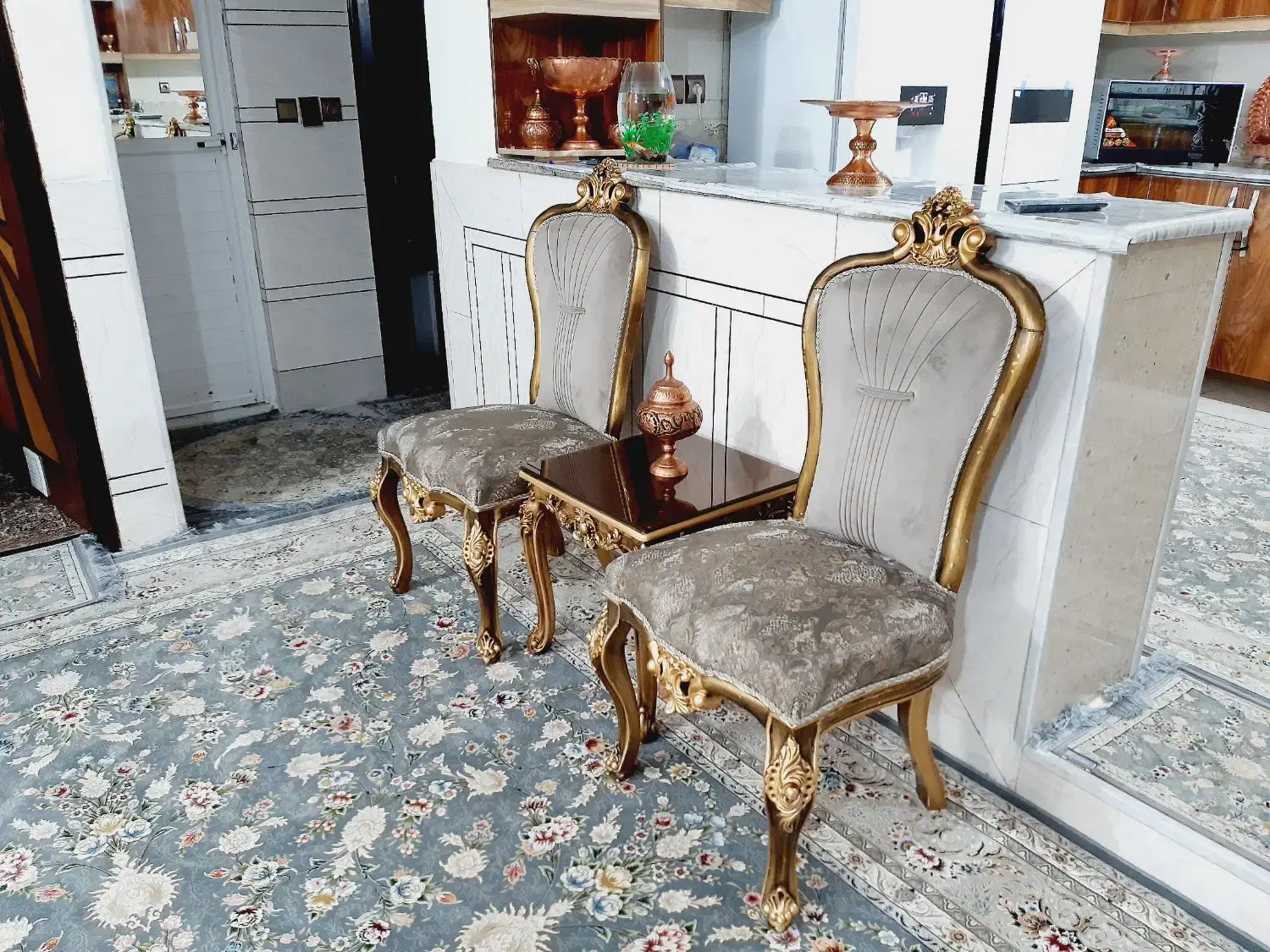 مبل سلطنتی ۹ نفره|مبلمان خانگی و میز عسلی|خمینی‌شهر, |دیوار