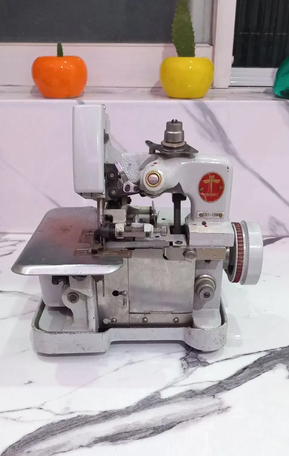 سردوز پروانه|چرخ خیاطی و ریسندگی|رشت, حمیدیان|دیوار