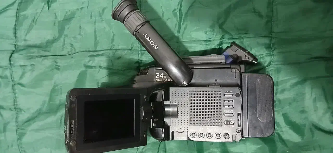 دوربین فیلمبرداری برداری|دوربین عکاسی و فیلم‌برداری|اصفهان, کوی شهید کشوری|دیوار