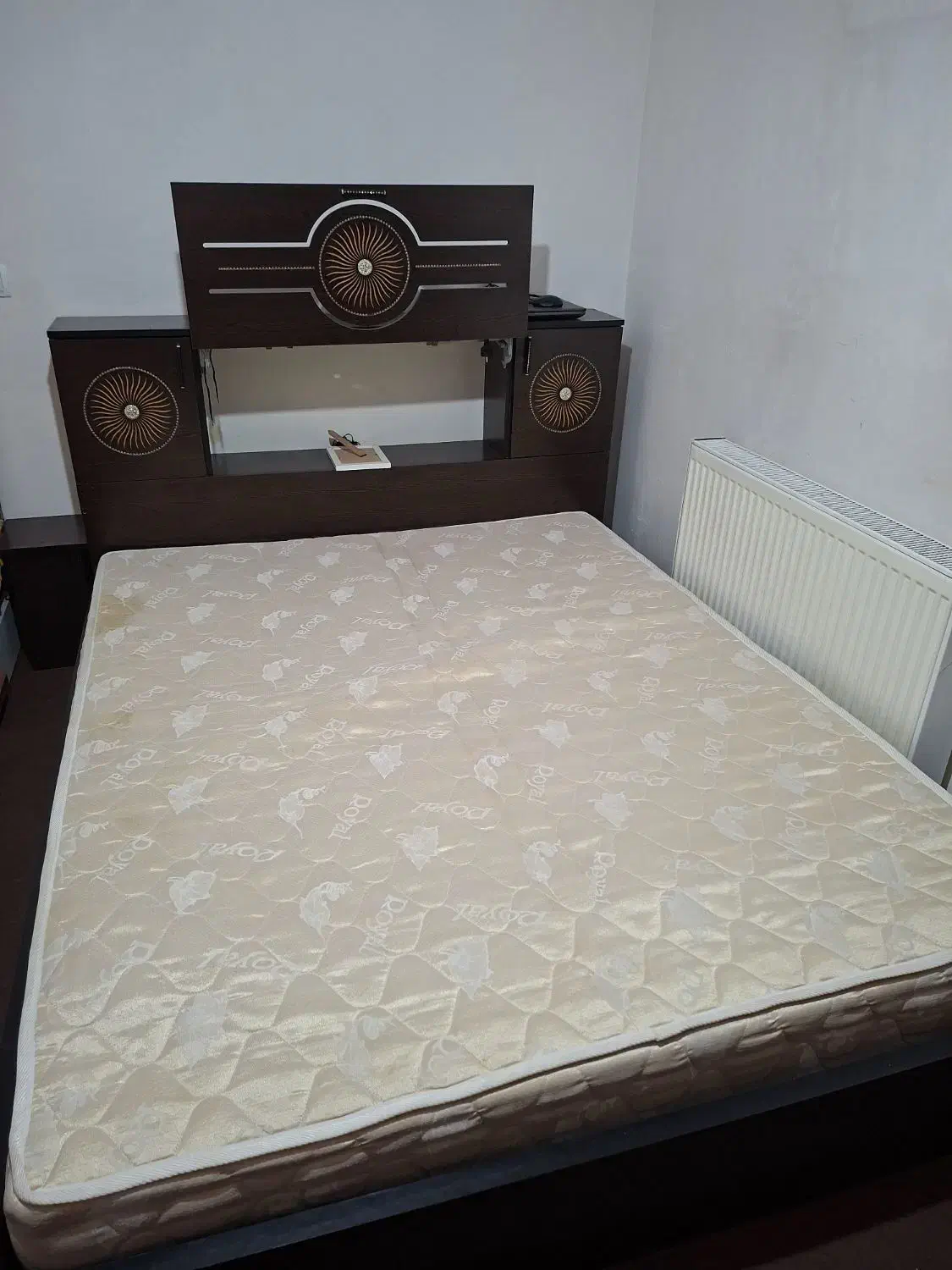 تخت خواب دو نفره در حد نو|تخت و سرویس خواب|تنکمان, |دیوار