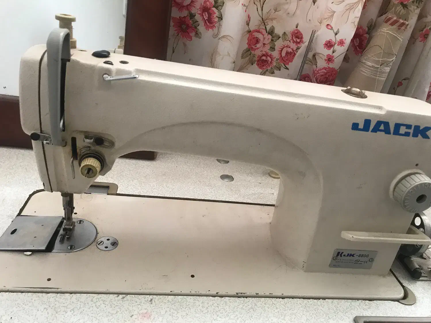 چرخ صنعتی|چرخ خیاطی و ریسندگی|لاهیجان, لاشیدان|دیوار