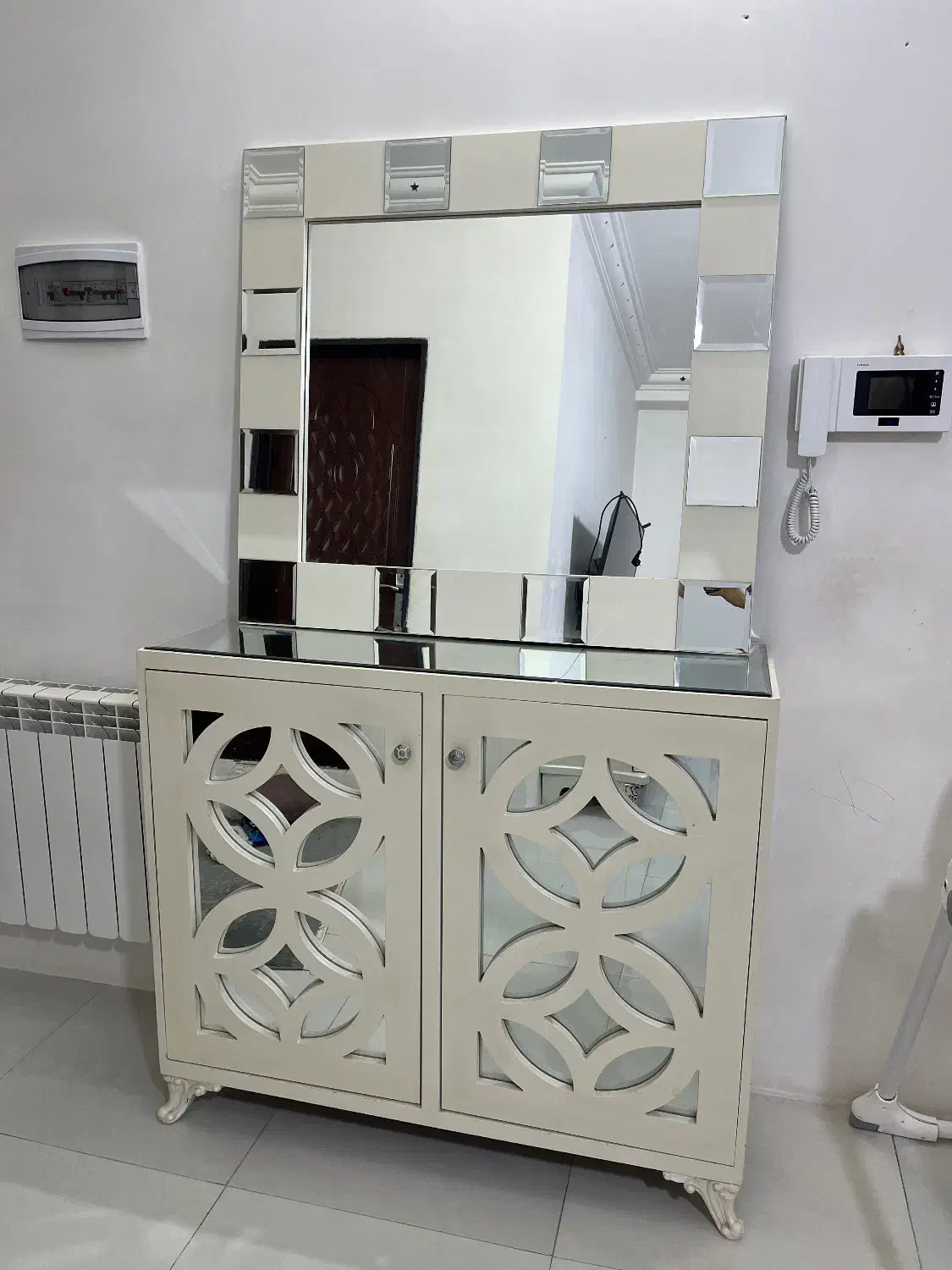 آینه و کنسول|بوفه، ویترین، کنسول|بجنورد, |دیوار