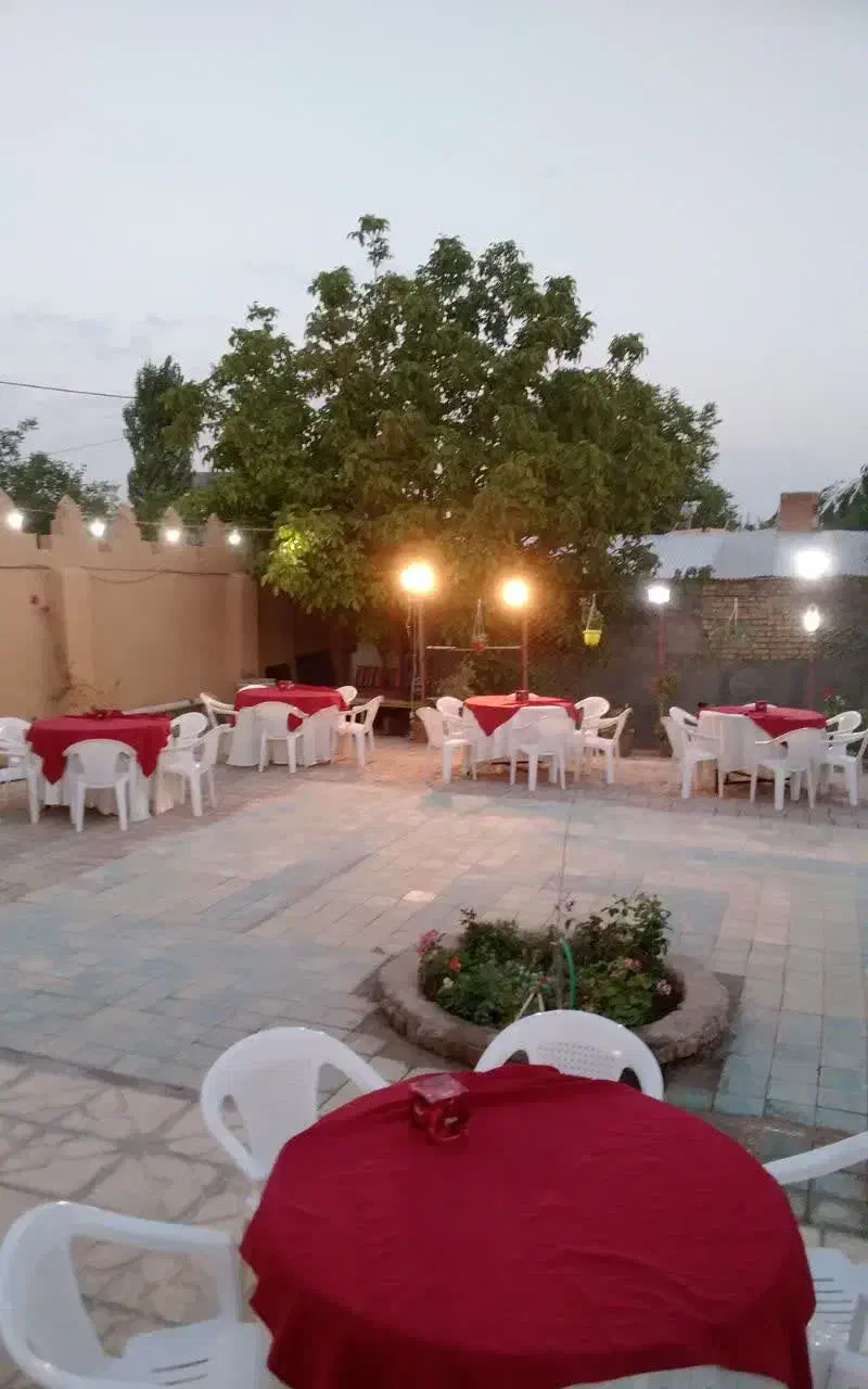 باغ ویلا با استخر سرپوشیده آبگرم در اقامتگاه یاس|اجارهٔ کوتاه‌مدت ویلا و باغ|اسفراین, |دیوار