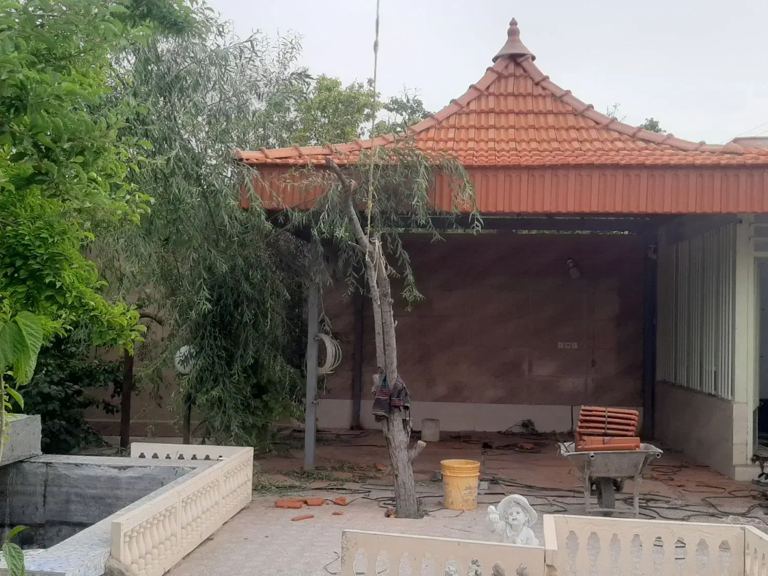 اجرای آلاچیق سوله وانواع سقف های شیب  دار|خدمات پیشه و مهارت|اصفهان, آبشار|دیوار