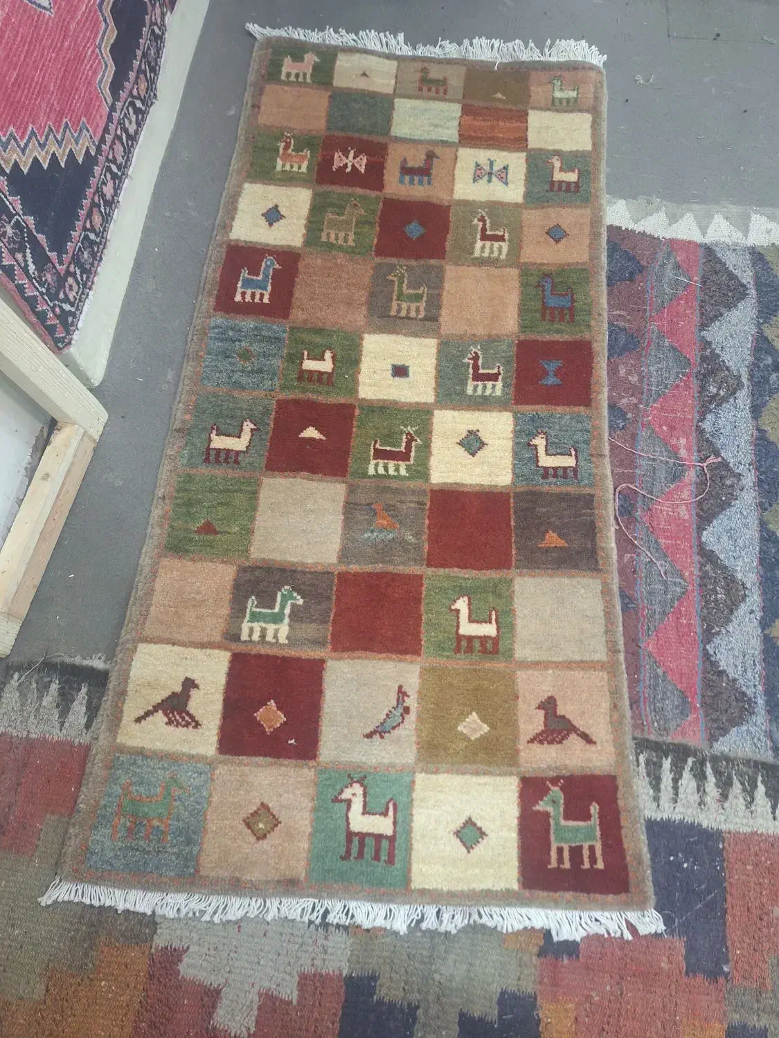 گپه نو|فرش|تهران, سنگلج (شاپور)|دیوار