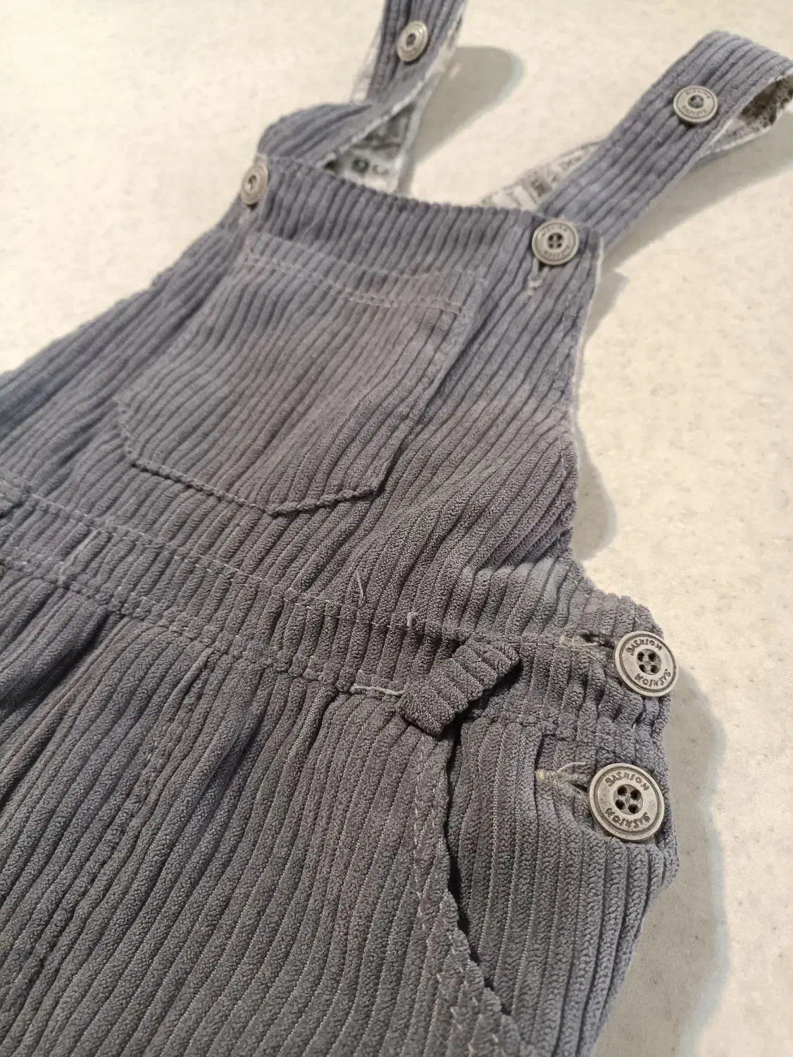 بیلر کبریتی|کفش و لباس بچه|رشت, توشیبا|دیوار