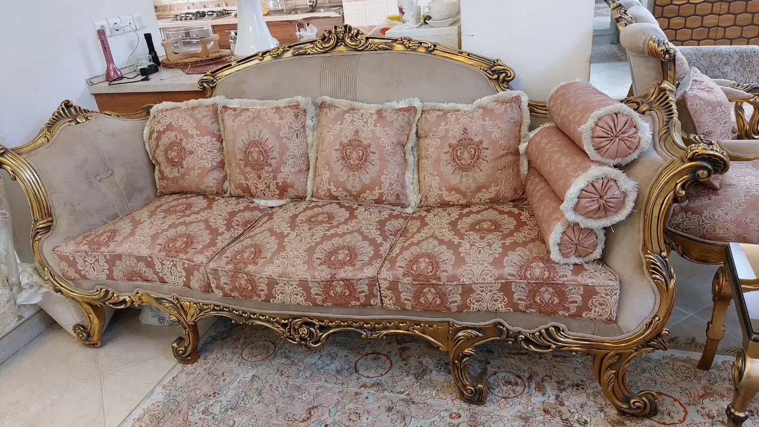 مبل سلطنتی بسیار نو وشیک با بهترین چوب|مبلمان خانگی و میز عسلی|کیش, |دیوار