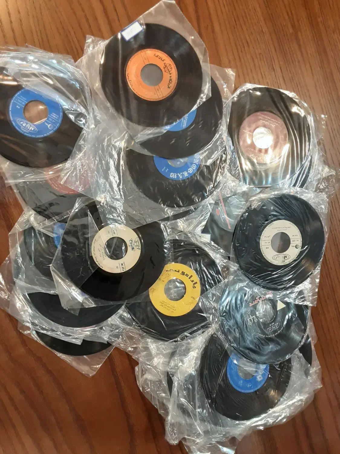 گرامافون|کلکسیون اشیاء عتیقه|رشت, شهرک قدس|دیوار