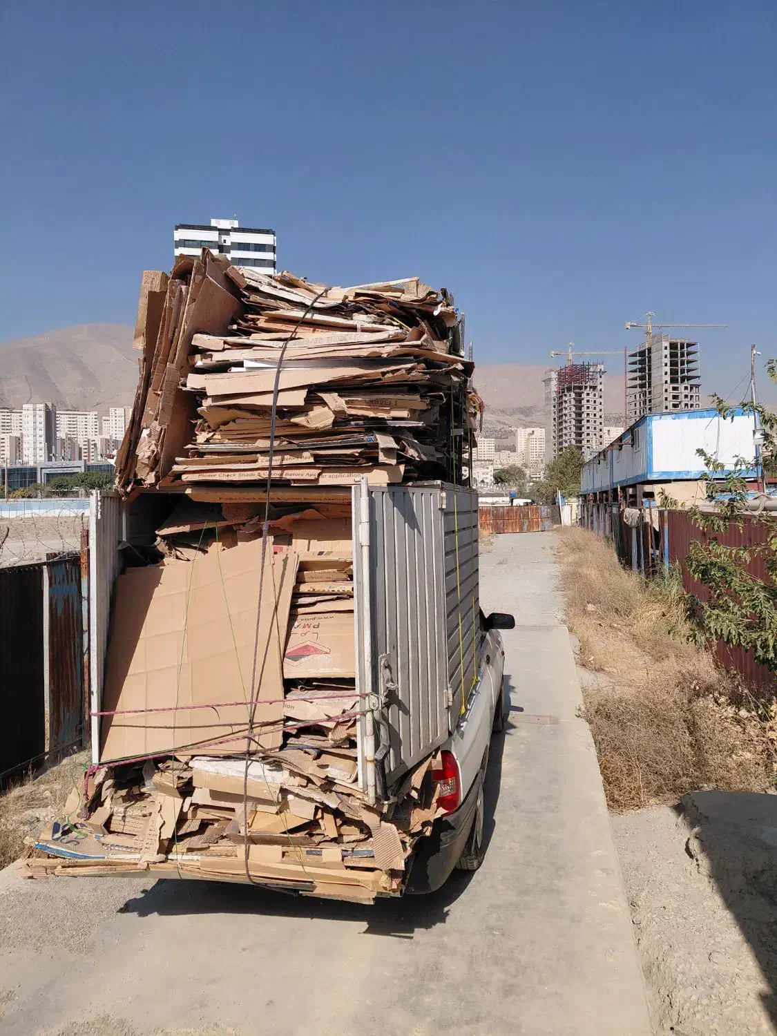 ضایعات کارتن ، آهن آلات درمحل شما با قیمت مناسب|عمده‌فروشی|تهران, صادقیه|دیوار