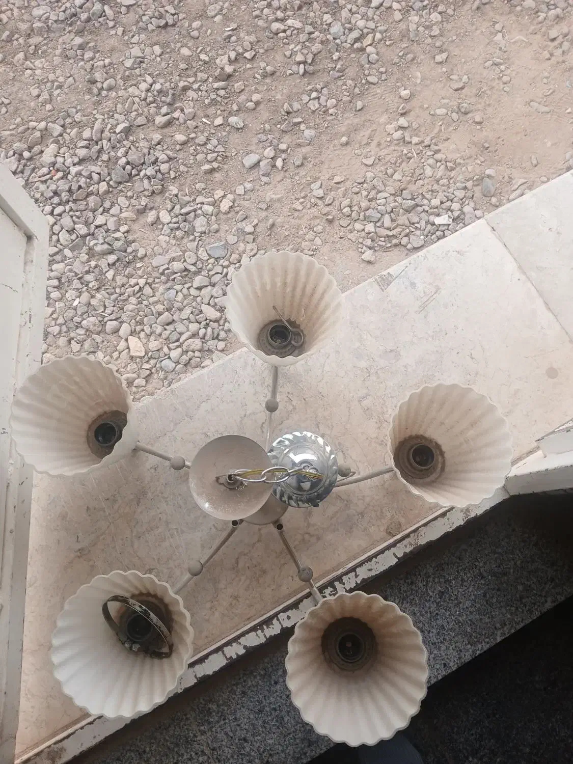 ساعت ولوستر|لوستر و چراغ آویز|تربت جام, حافظ|دیوار