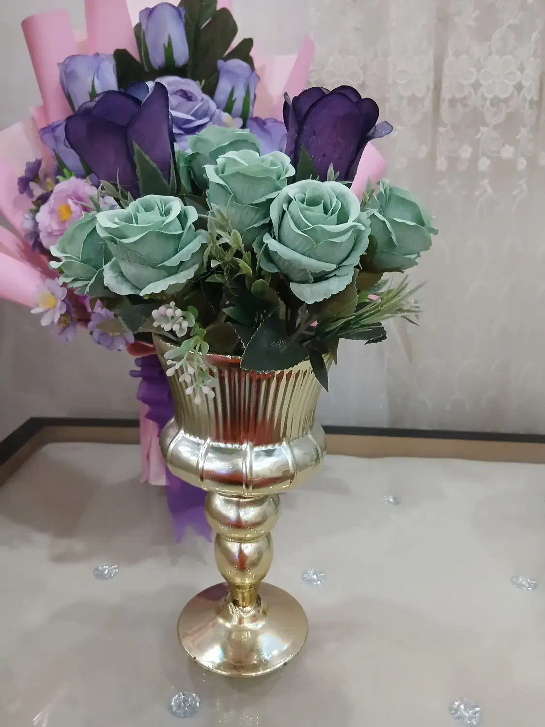 تعدادی گل|گل مصنوعی|همدان, |دیوار