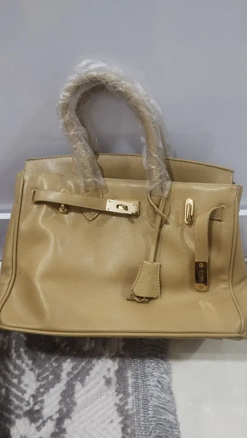 کیف نو ۴تا|کیف، کفش، کمربند|رشت, فرزانه|دیوار