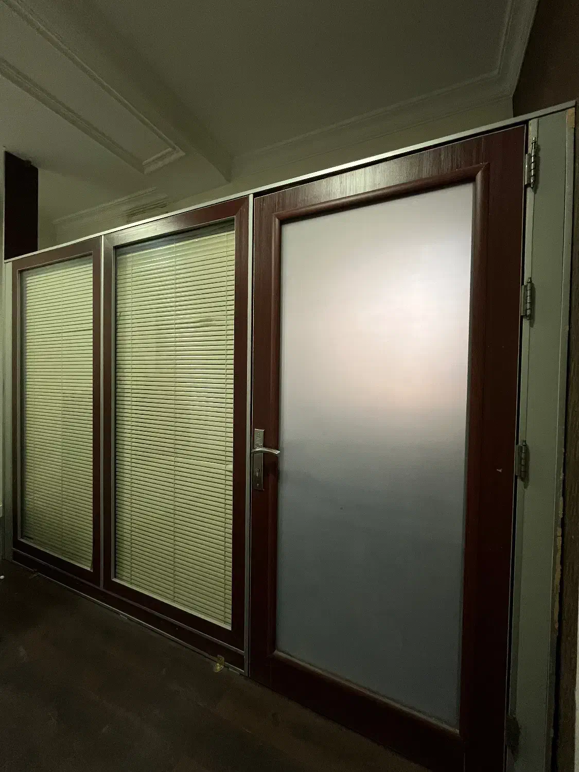 پارتیشن ام دی اف و وسایل کامل کلینیک و مطب|مصالح و تجهیزات ساختمان|کرج, جهان‌شهر|دیوار