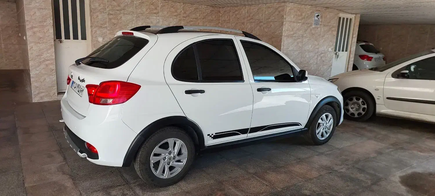 کوییک r سفید مشکی|خودرو سواری و وانت|شیراز, شهرک سراج|دیوار