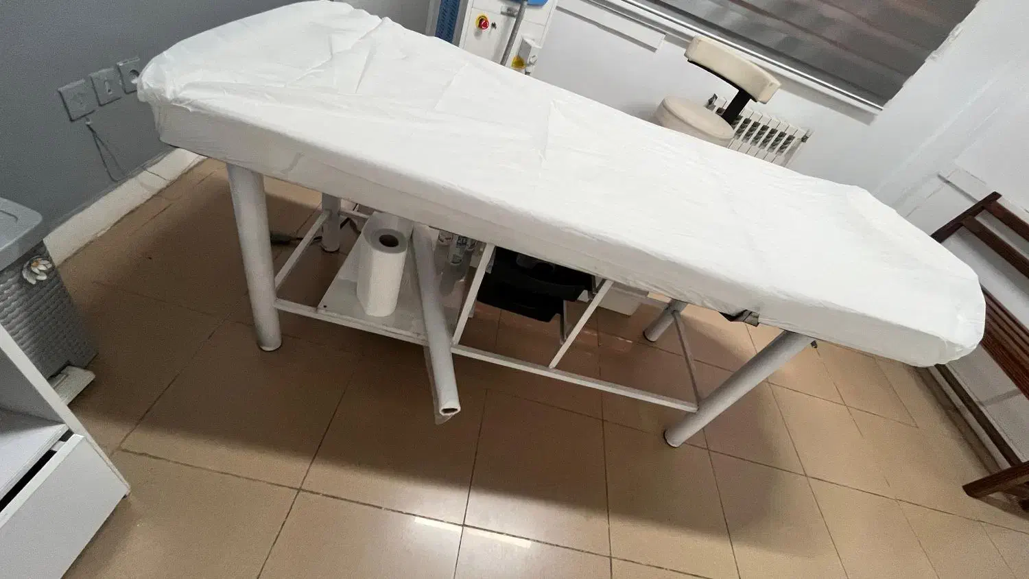 تخت و صندلی|آرایشگاه و سالنهای زیبایی|گرگان, |دیوار