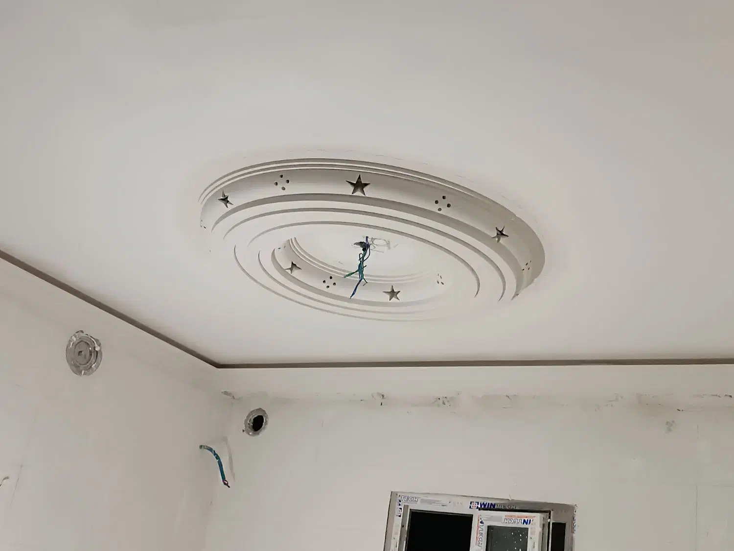 گچ کاری و ابزار زنی و نقاشی|خدمات پیشه و مهارت|بجنورد, |دیوار