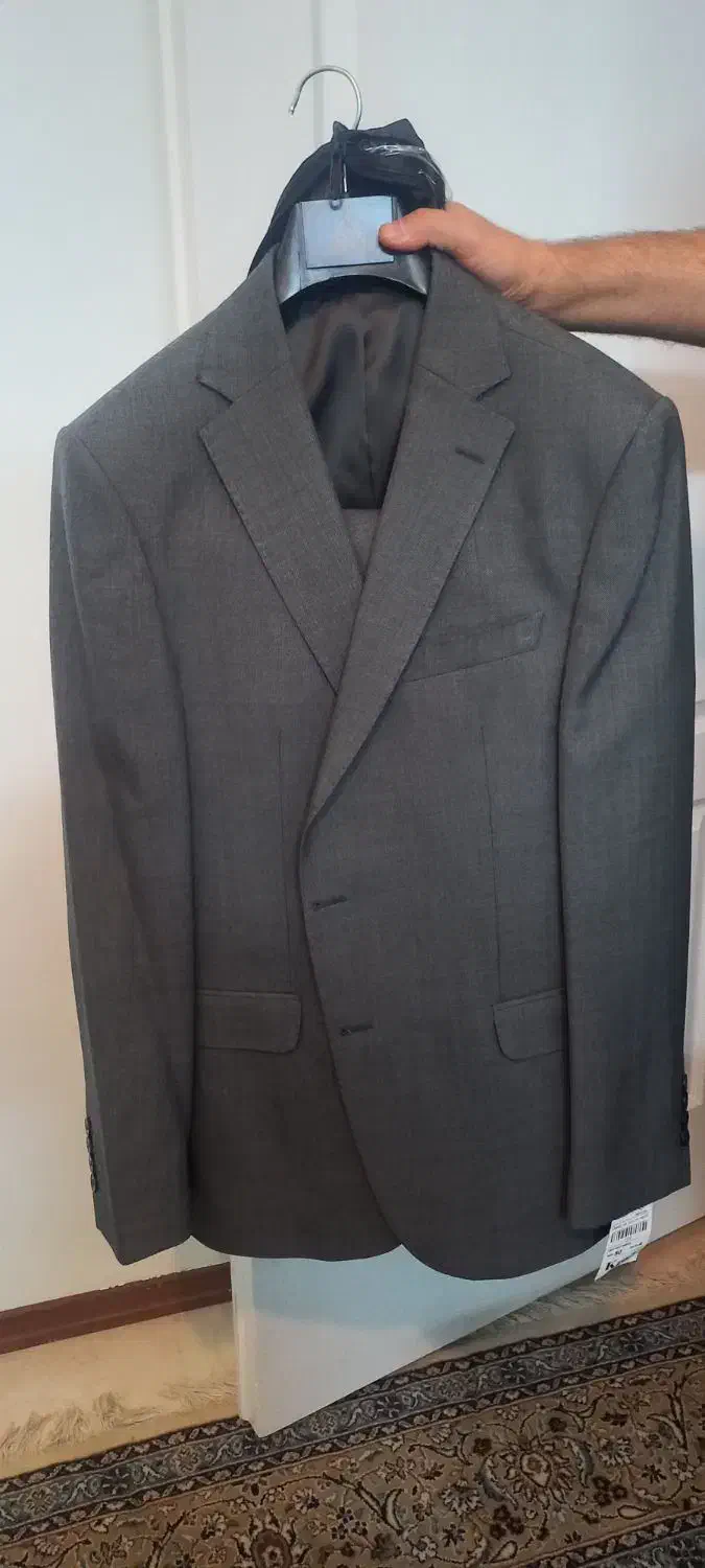 کت و شلوار برند کرال|لباس|اندیشه, اندیشه فاز ۵|دیوار