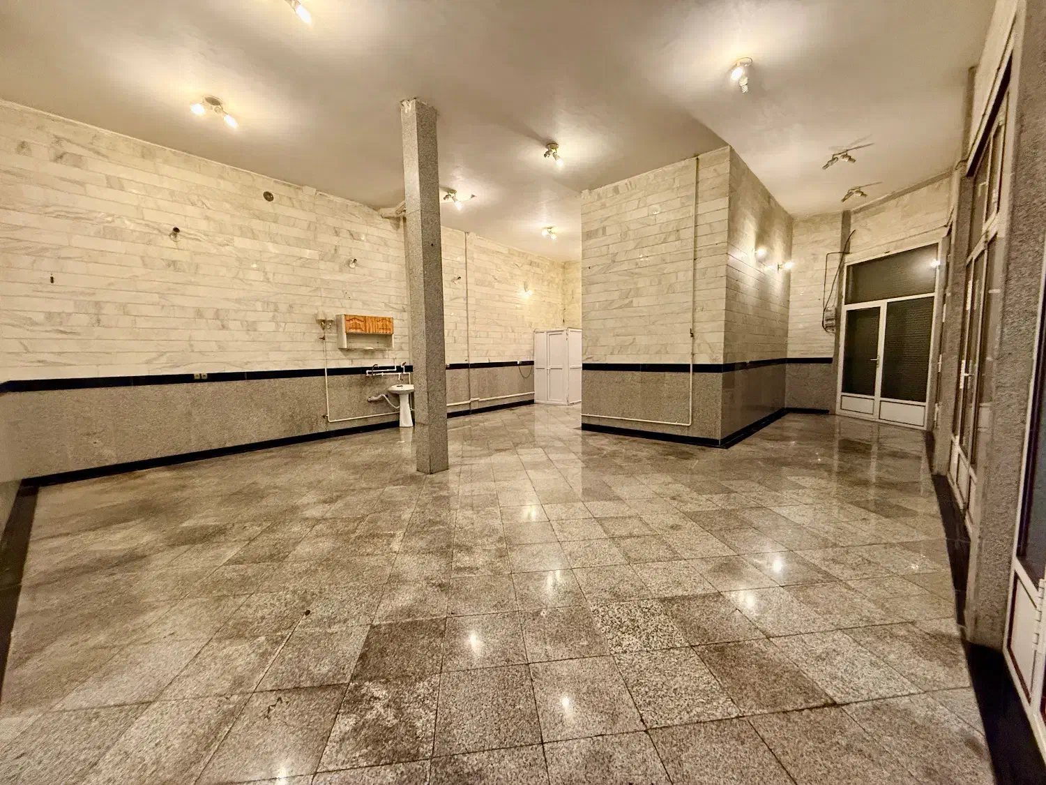 اجاره مغازه ۱۱۰ متری فولامکانات در پیرعبدالملک|اجارهٔ مغازه و غرفه|اردبیل, |دیوار