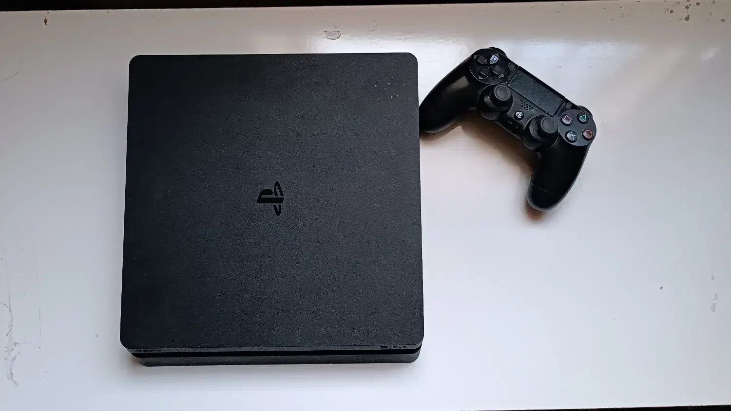 Ps4 اسلیم اکانتی تک دسته یک ترابایت|کنسول، بازی ویدئویی و آنلاین|بروجرد, |دیوار