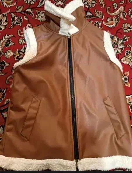 پیراهن پشمی خیلی ضخیم و پافر چرم داخل خز|لباس|همدان, |دیوار