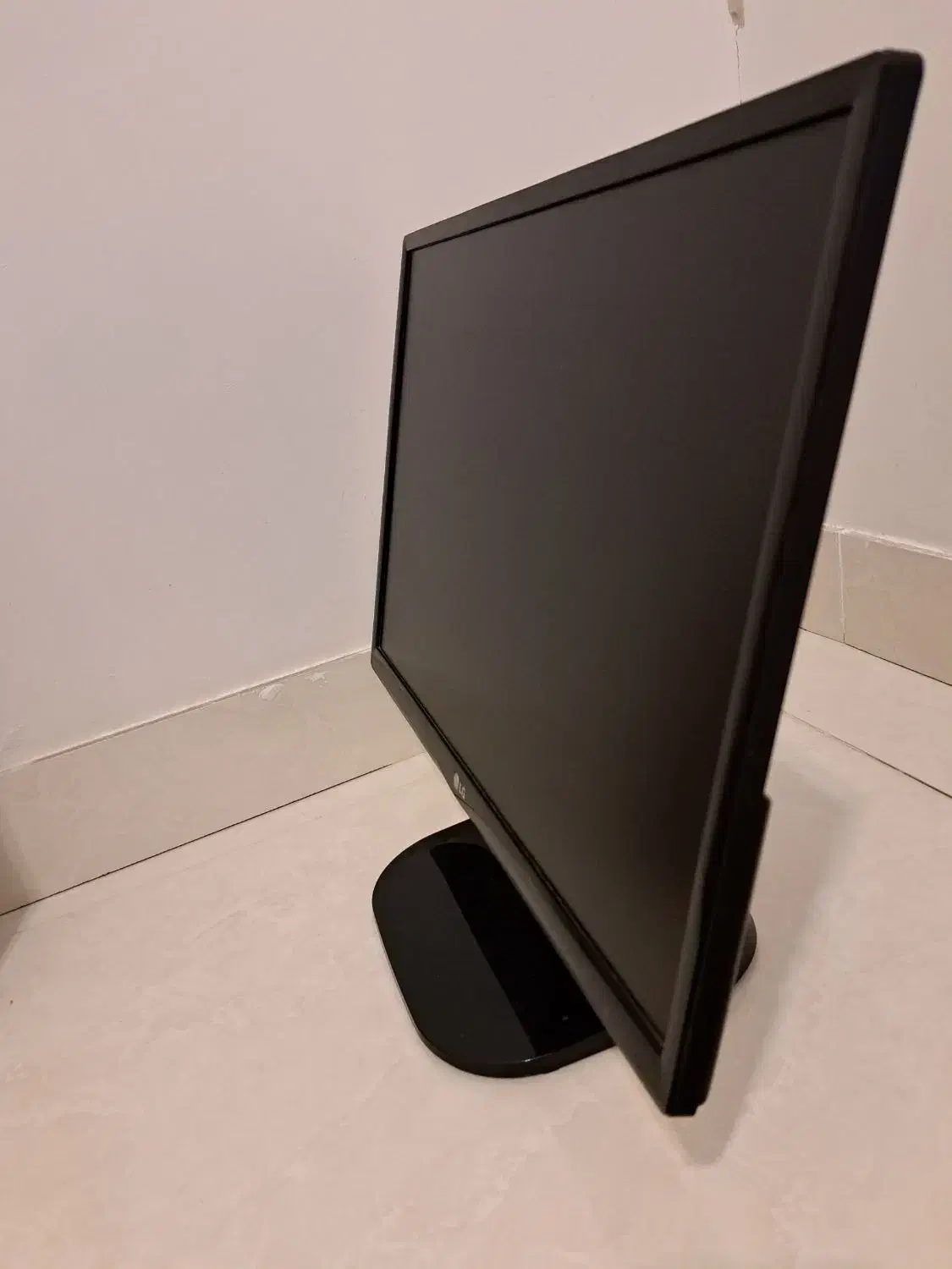 مانیتور 20 اینچ LG فوق کم کار|قطعات و لوازم جانبی رایانه|اراک, |دیوار