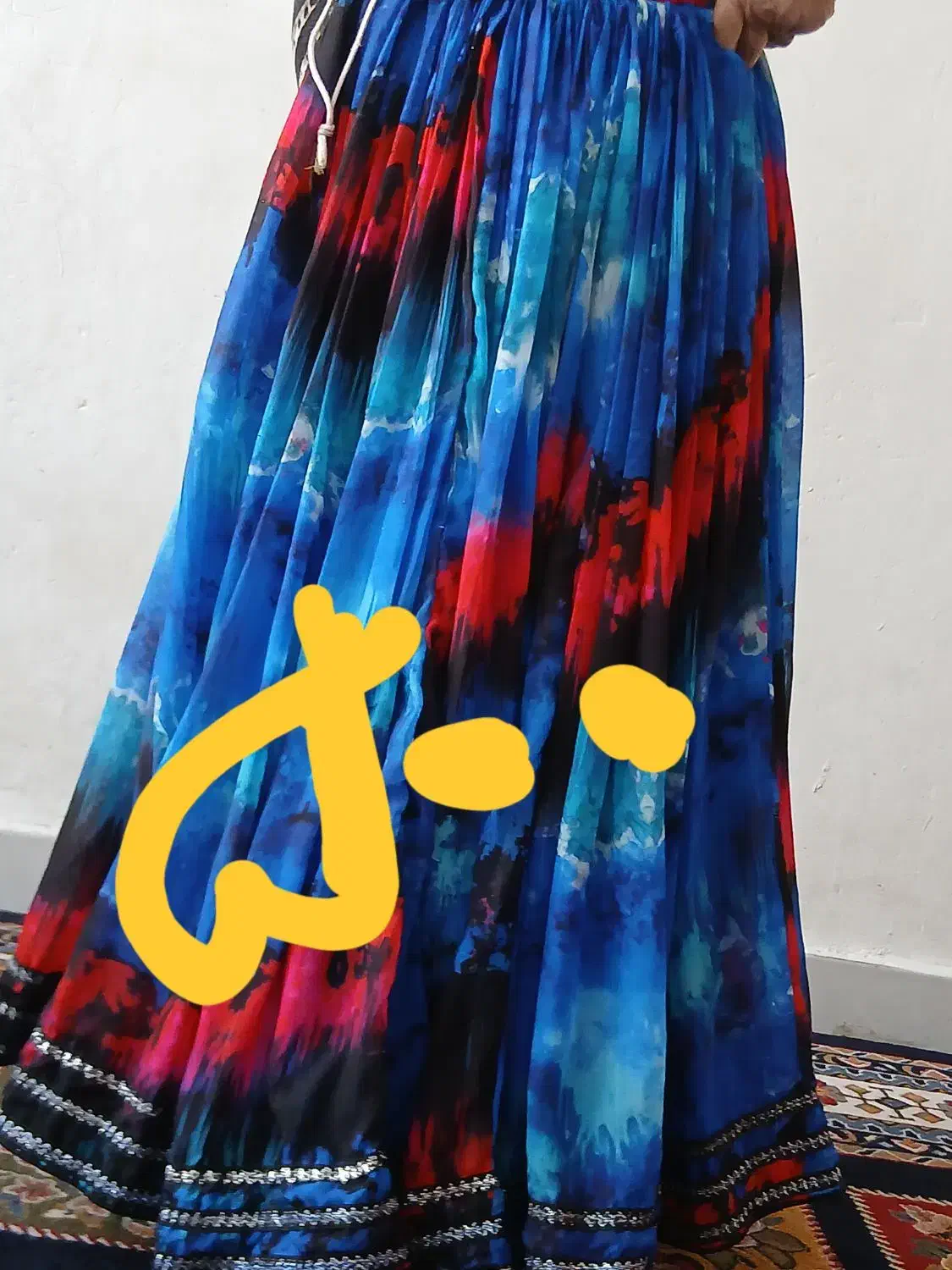 تعدادی لباس محلی|لباس|فیروزآباد (فارس), |دیوار