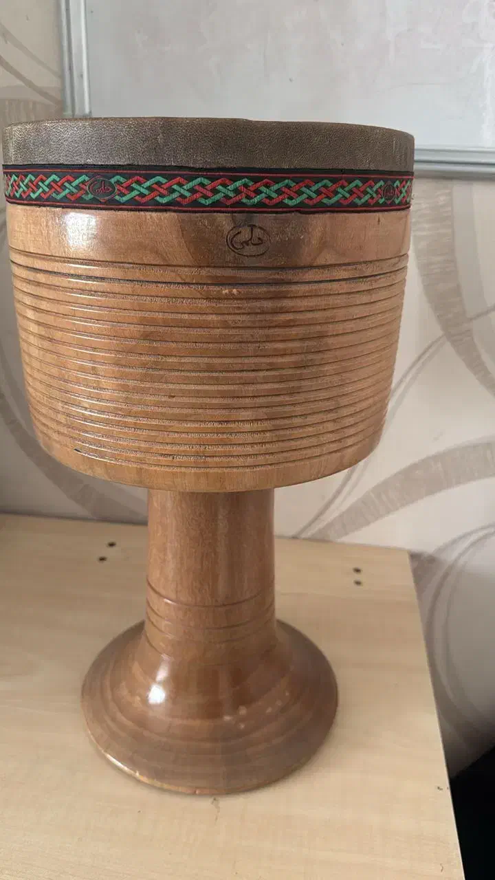 تنبک|سازهای سنتی|کرج, مهرویلا جنوبی|دیوار