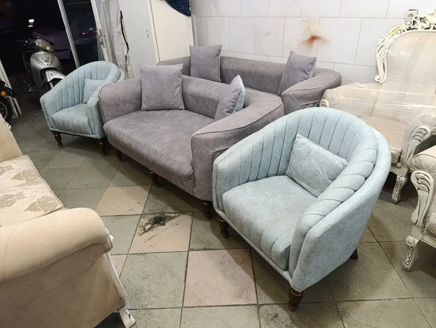 چنددست مبل ۶ماه کارکردن نونو|مبلمان خانگی و میز عسلی|نجف‌آباد, بازار|دیوار