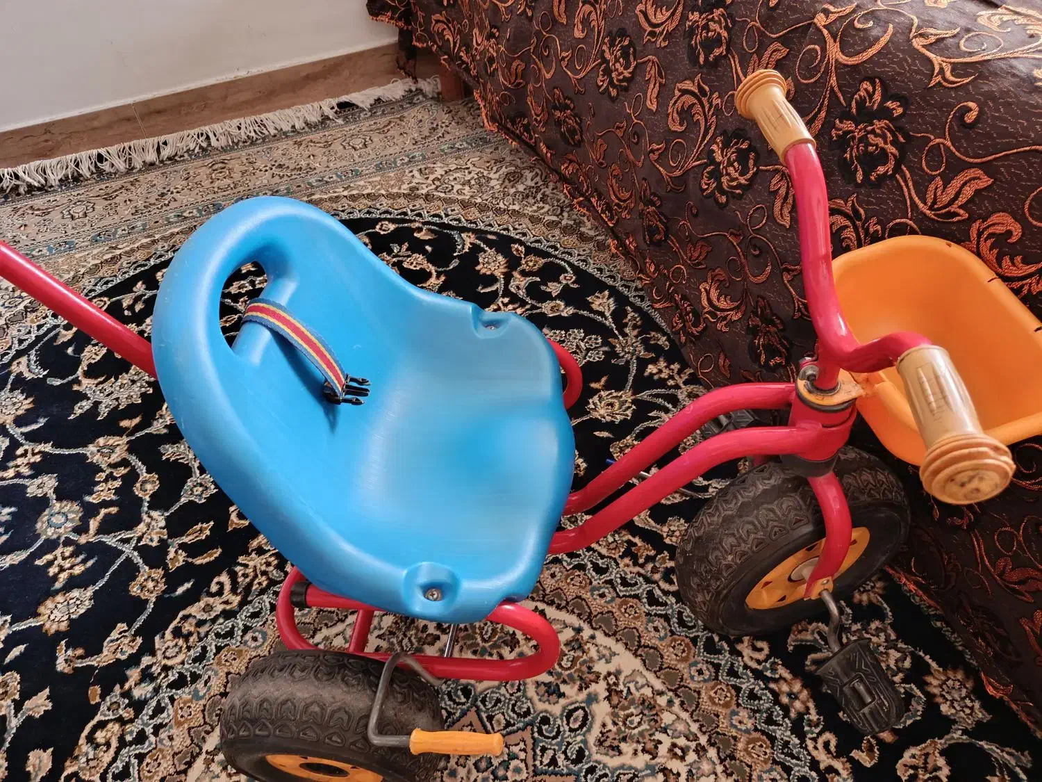 سه چرخه|اسباببازی بچه|بروجرد, |دیوار