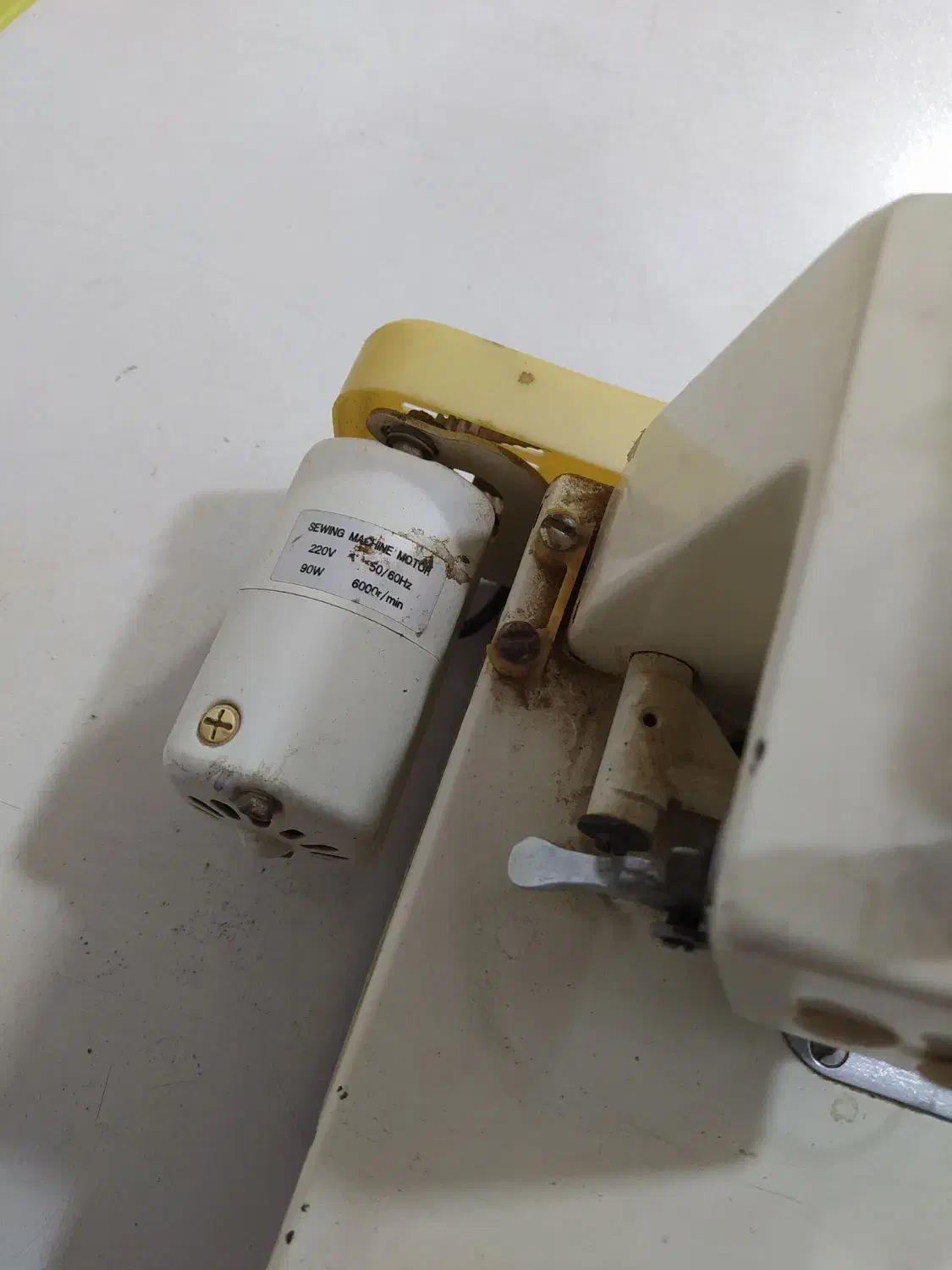 سردوز پروانه|چرخ خیاطی و ریسندگی|خمینی‌شهر, |دیوار