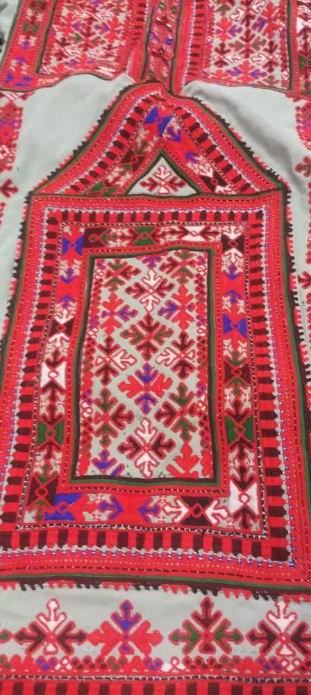 دوچگر لباس|لباس|خاش, |دیوار