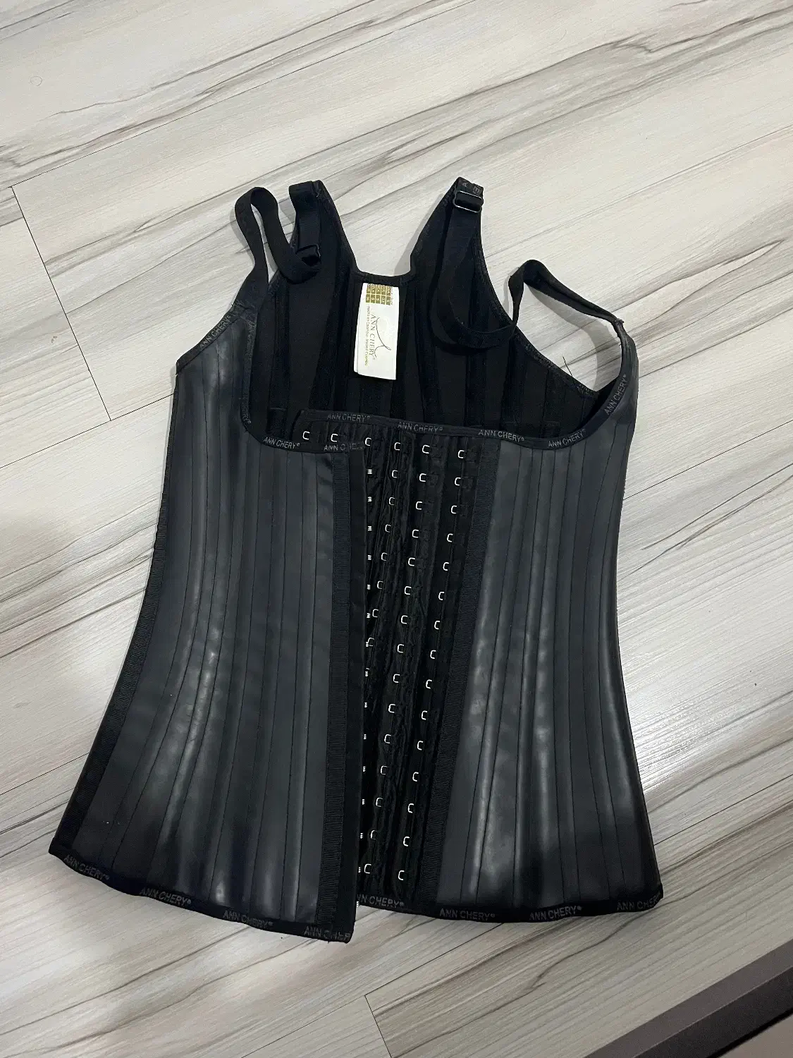 گن ساعت شنی|لباس|کرج, شهرک آسمان|دیوار