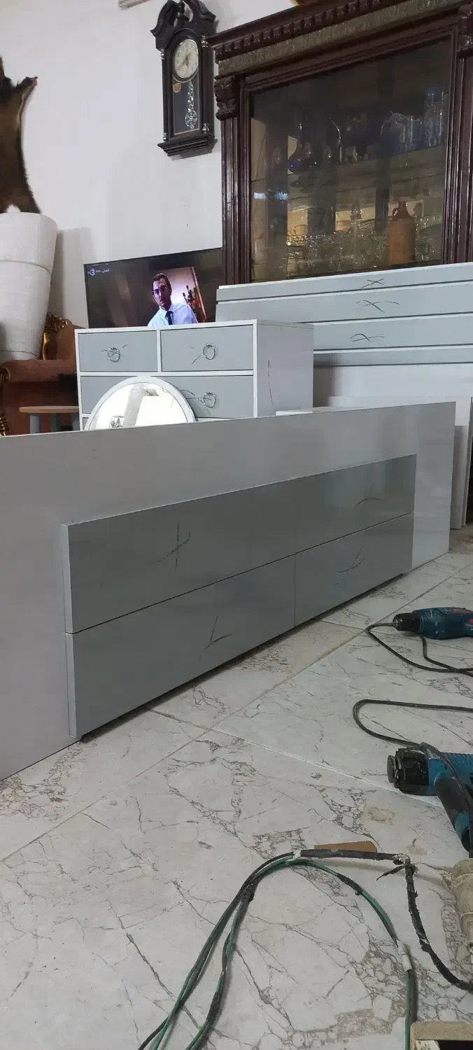 سرویس خواب تخت کمد لباس میز تی وی میز تحریر|تخت و سرویس خواب|مشهد, کلاته برفی|دیوار