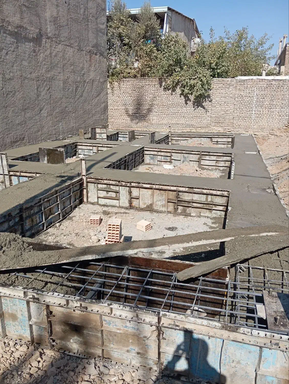 بتن ریزی ،سقف،ستون،فنداسیون، استخر وغیره|خدمات پیشه و مهارت|چهارباغ, |دیوار