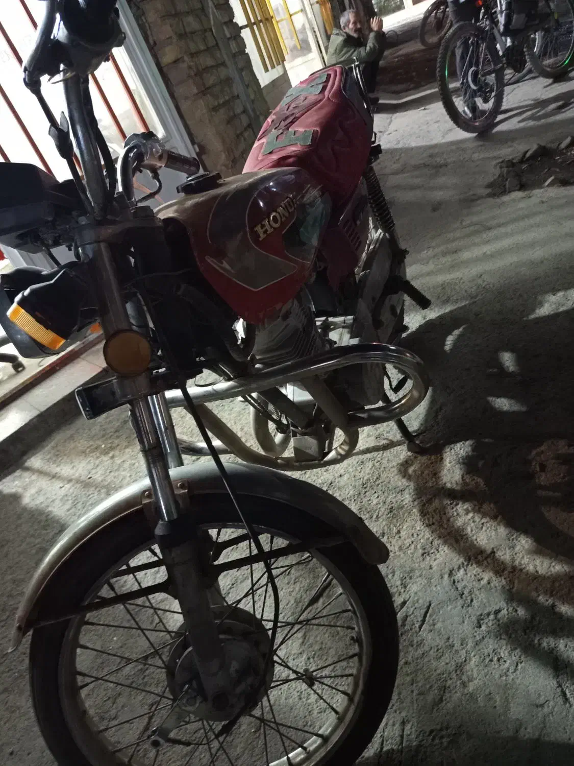 موتور هندا ۱۲۵مدل82 ارشیا|موتورسیکلت|اراک, |دیوار