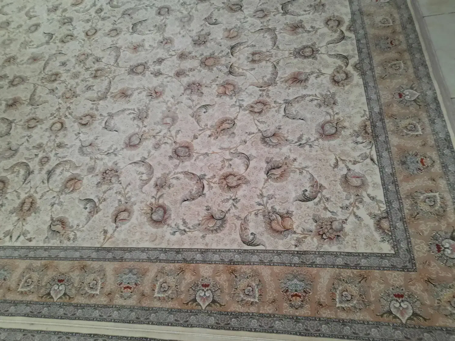 قالی ۹ متری|فرش|نیشابور, گمنام غربی|دیوار